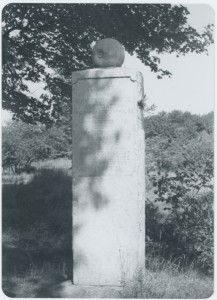 Baldwin Apple Monument